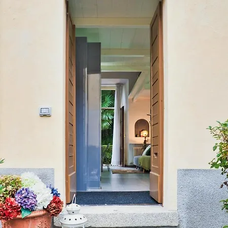 Nona Lakeside At Patrician Apartment