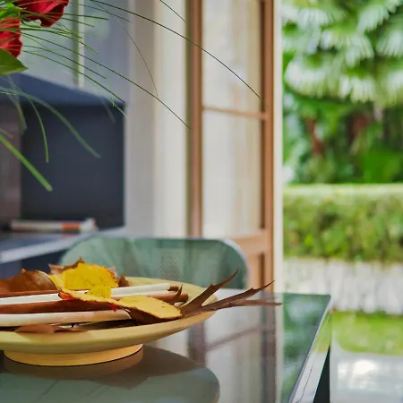 Nona Lakeside At Patrician * بيلاجيو