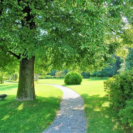 Nona Lakeside At Patrician شقة *